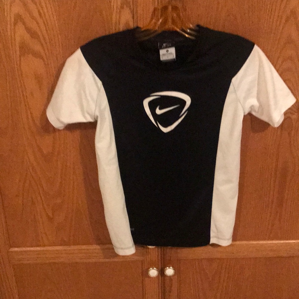 Nike boys dri fit shirt